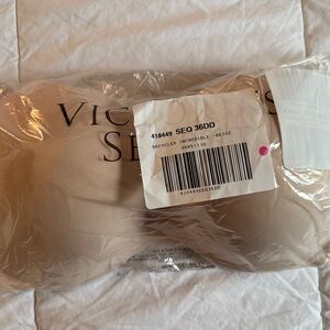 Victoria Secret Incredible Bra - Beige